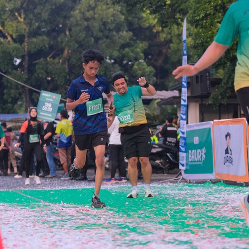 Race photo from BAUR RUN 2025