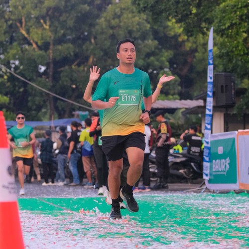 Race photo from BAUR RUN 2025