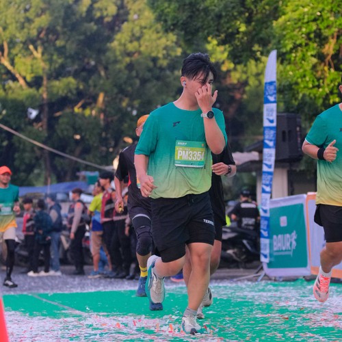 Race photo from BAUR RUN 2025