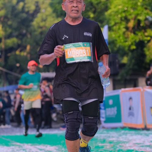Race photo from BAUR RUN 2025