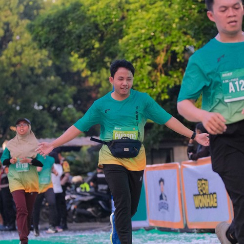 Race photo from BAUR RUN 2025