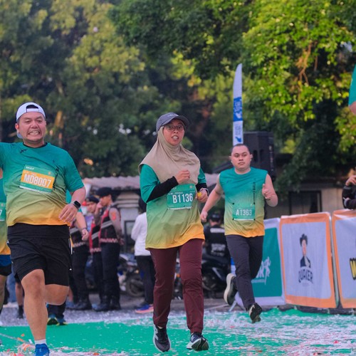 Race photo from BAUR RUN 2025