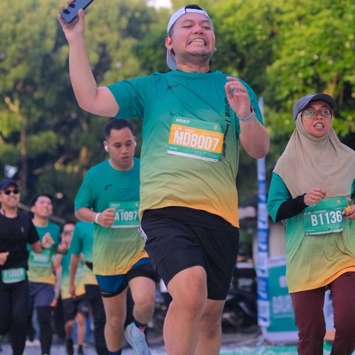 Race photo from BAUR RUN 2025