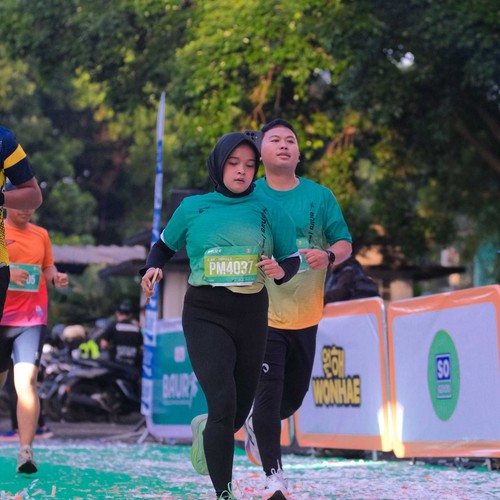 Race photo from BAUR RUN 2025