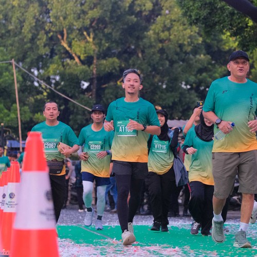 Race photo from BAUR RUN 2025