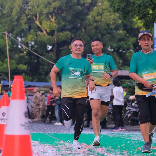 Race photo from BAUR RUN 2025