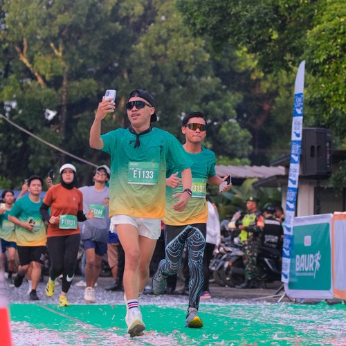 Race photo from BAUR RUN 2025