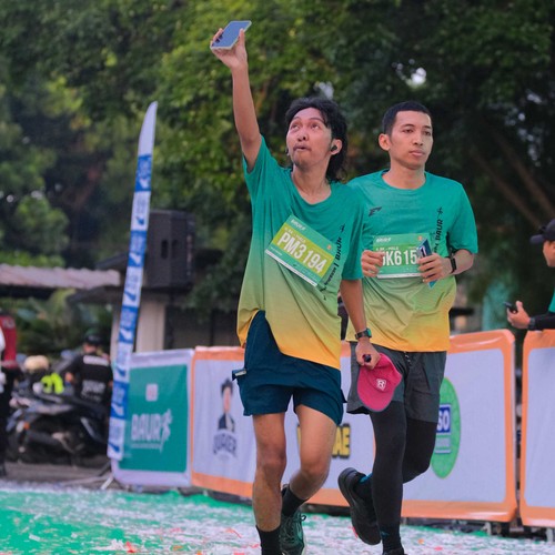 Race photo from BAUR RUN 2025