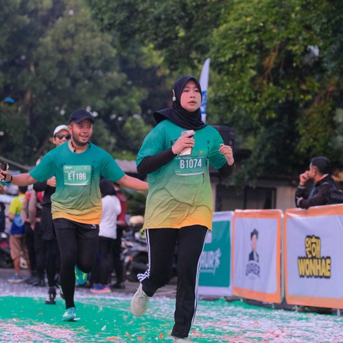 Race photo from BAUR RUN 2025