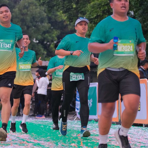 Race photo from BAUR RUN 2025