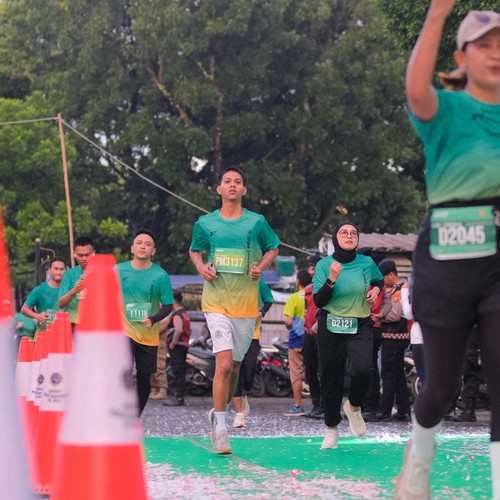 Race photo from BAUR RUN 2025