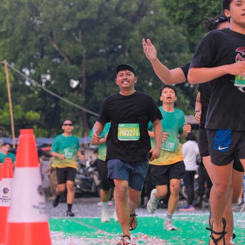 Race photo from BAUR RUN 2025
