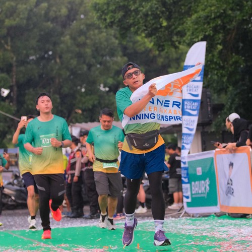 Race photo from BAUR RUN 2025