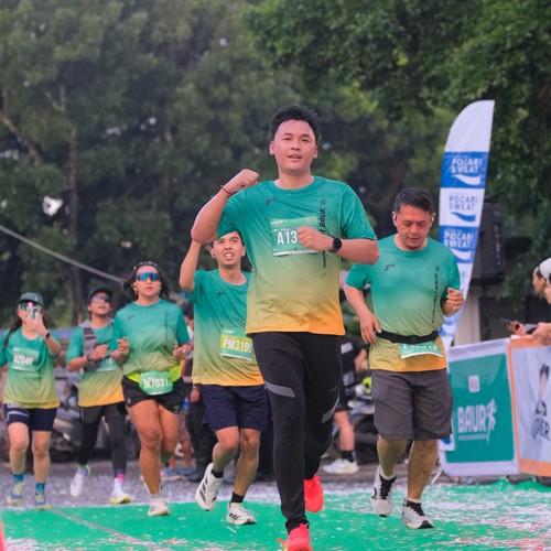 Race photo from BAUR RUN 2025