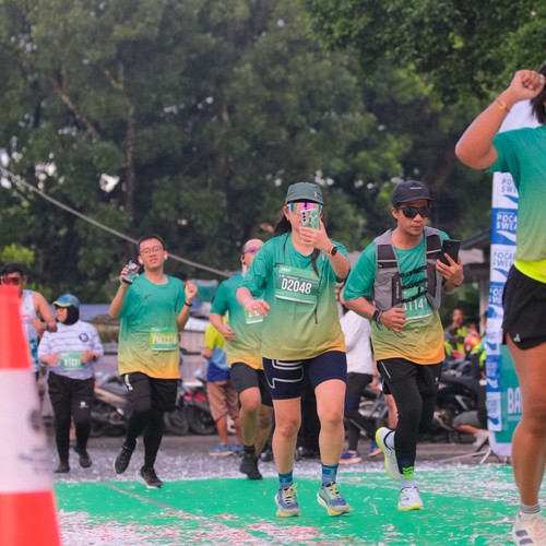 Race photo from BAUR RUN 2025