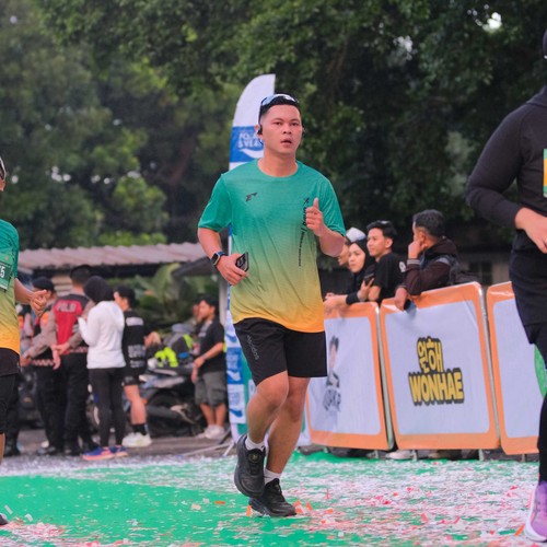 Race photo from BAUR RUN 2025