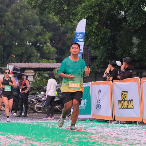 Race photo from BAUR RUN 2025