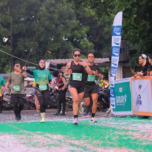 Race photo from BAUR RUN 2025