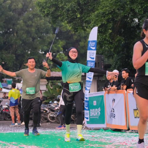 Race photo from BAUR RUN 2025