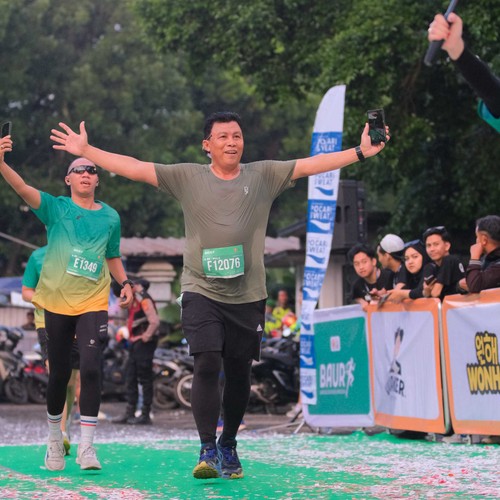 Race photo from BAUR RUN 2025