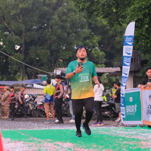 Race photo from BAUR RUN 2025