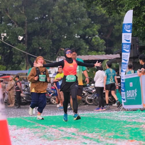 Race photo from BAUR RUN 2025