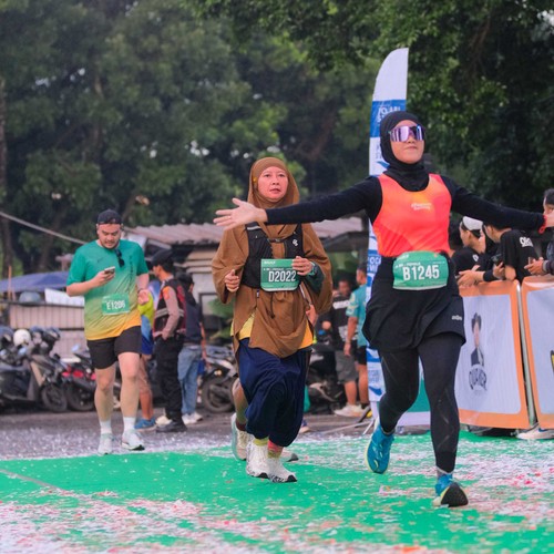 Race photo from BAUR RUN 2025