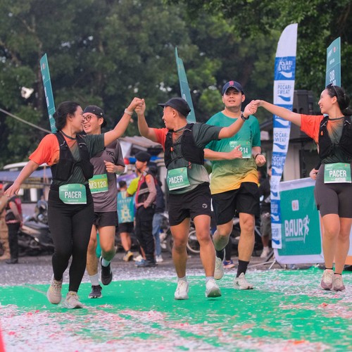 Race photo from BAUR RUN 2025