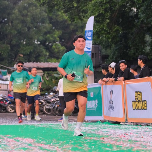 Race photo from BAUR RUN 2025