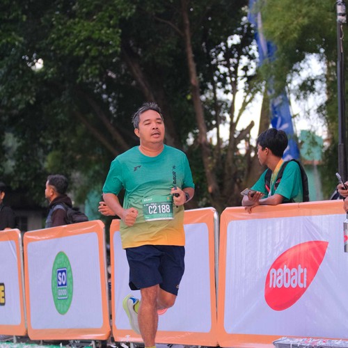 Race photo from BAUR RUN 2025