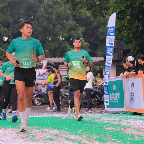 Race photo from BAUR RUN 2025