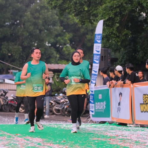 Race photo from BAUR RUN 2025