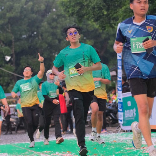 Race photo from BAUR RUN 2025