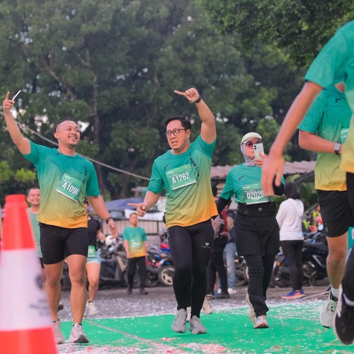 Race photo from BAUR RUN 2025