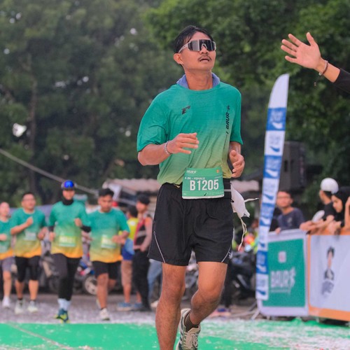 Race photo from BAUR RUN 2025