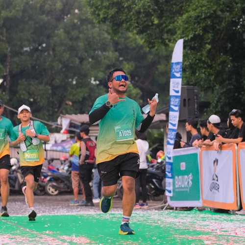 Race photo from BAUR RUN 2025