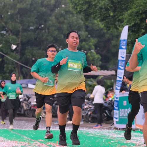 Race photo from BAUR RUN 2025