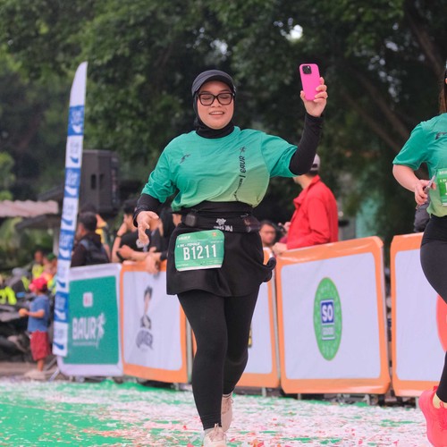 Race photo from BAUR RUN 2025