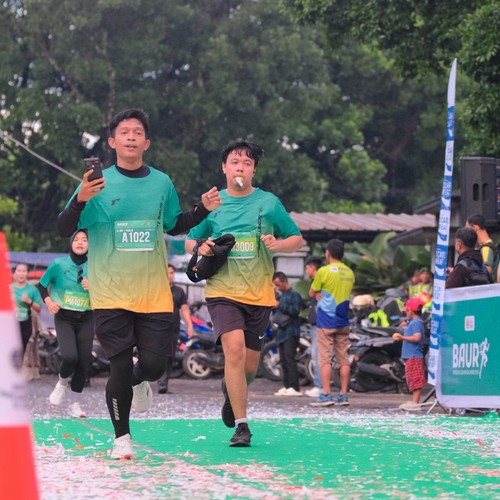 Race photo from BAUR RUN 2025
