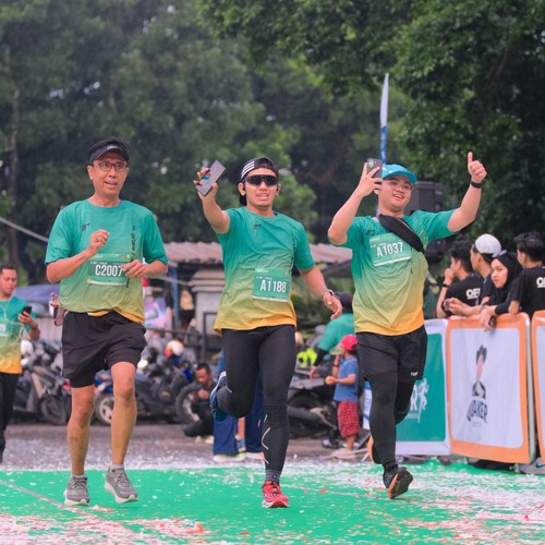 Race photo from BAUR RUN 2025