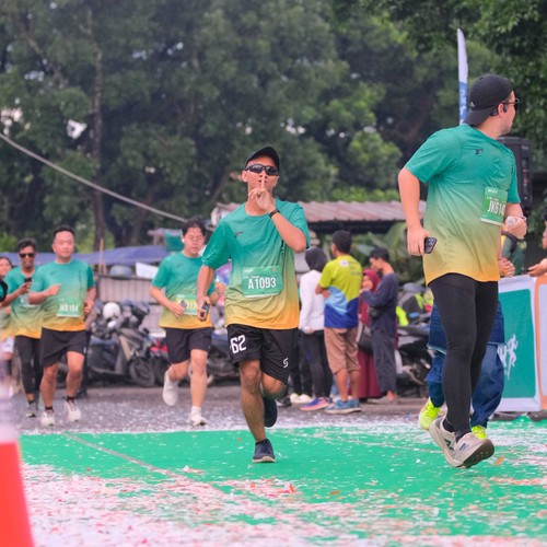 Race photo from BAUR RUN 2025