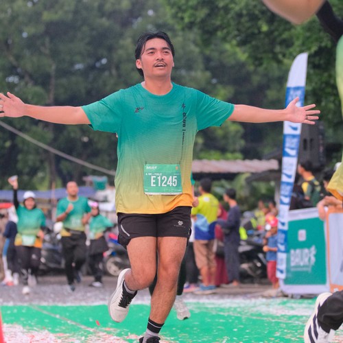 Race photo from BAUR RUN 2025