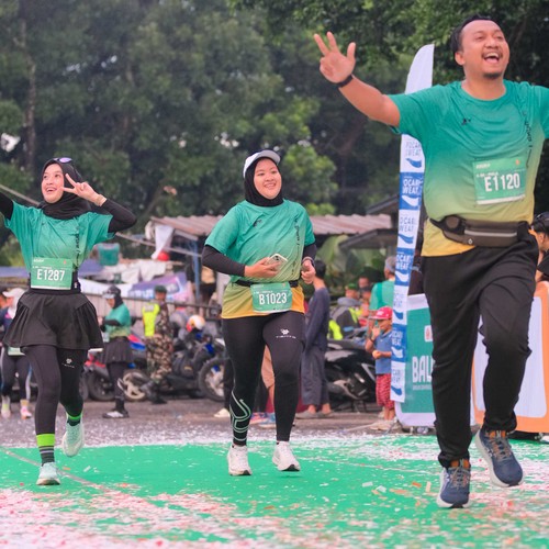 Race photo from BAUR RUN 2025