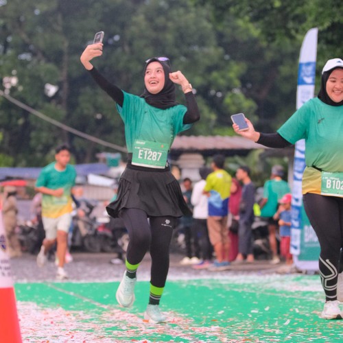 Race photo from BAUR RUN 2025