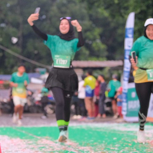 Race photo from BAUR RUN 2025
