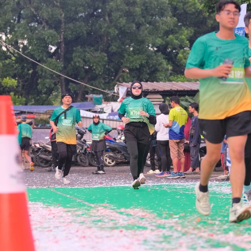 Race photo from BAUR RUN 2025