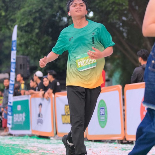 Race photo from BAUR RUN 2025