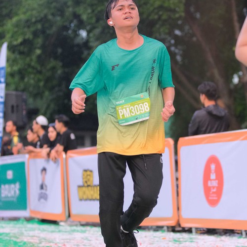 Race photo from BAUR RUN 2025