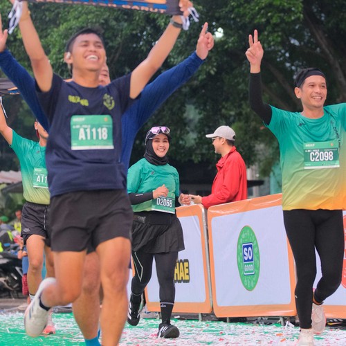 Race photo from BAUR RUN 2025