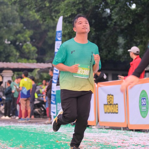 Race photo from BAUR RUN 2025